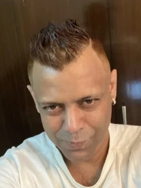 English men looking for love