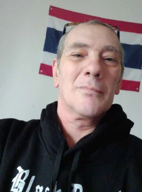 <span>Claudio, 56</span>&nbsp;<span style='width: 25px; height: 16px; float: right; background-image: url(/bitmaps/flags_small/IT.PNG)'>&nbsp;</span><br><span>Alfonsine, Italien</span>&nbsp;<input type='button' class='joinbtn' style='float: right' value='JOIN NOW' />