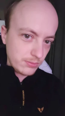 <span>Roy, 33</span>&nbsp;<span style='width: 25px; height: 16px; float: right; background-image: url(/bitmaps/flags_small/NL.PNG)'>&nbsp;</span><br><span>Eindhoven, Netherlands</span>&nbsp;<input type='button' class='joinbtn' style='float: right' value='JOIN NOW' />