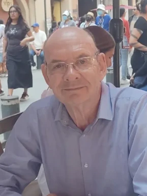 English men looking for love