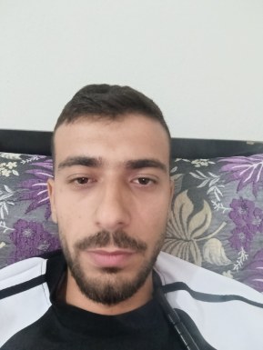 <span>Ahmed, 26</span>&nbsp;<span style='width: 25px; height: 16px; float: right; background-image: url(/bitmaps/flags_small/TR.PNG)'>&nbsp;</span><br><span>Ankara, Turquie</span>&nbsp;<input type='button' class='joinbtn' style='float: right' value='JOIN NOW' />