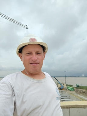 <span>Dmitriy, 47</span> <span style='width: 25px; height: 16px; float: right; background-image: url(/bitmaps/flags_small/BY.PNG)'> </span><br><span>Witebsk, Belarus</span> <input type='button' class='joinbtn' style='float: right' value='JOIN NOW' />