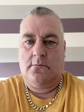 English men looking for love